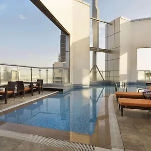 Ramada Corniche Otel