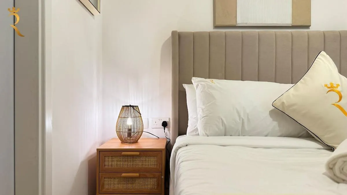 Masdar 2Br Luxe Apt Pool And Quick Airport Access Abu Dhabi Apartment