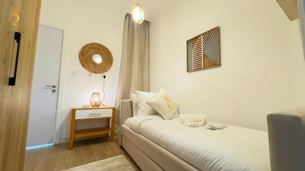 Masdar 2Br Luxe Apt Pool And Quick Airport Access Abu Dhabi