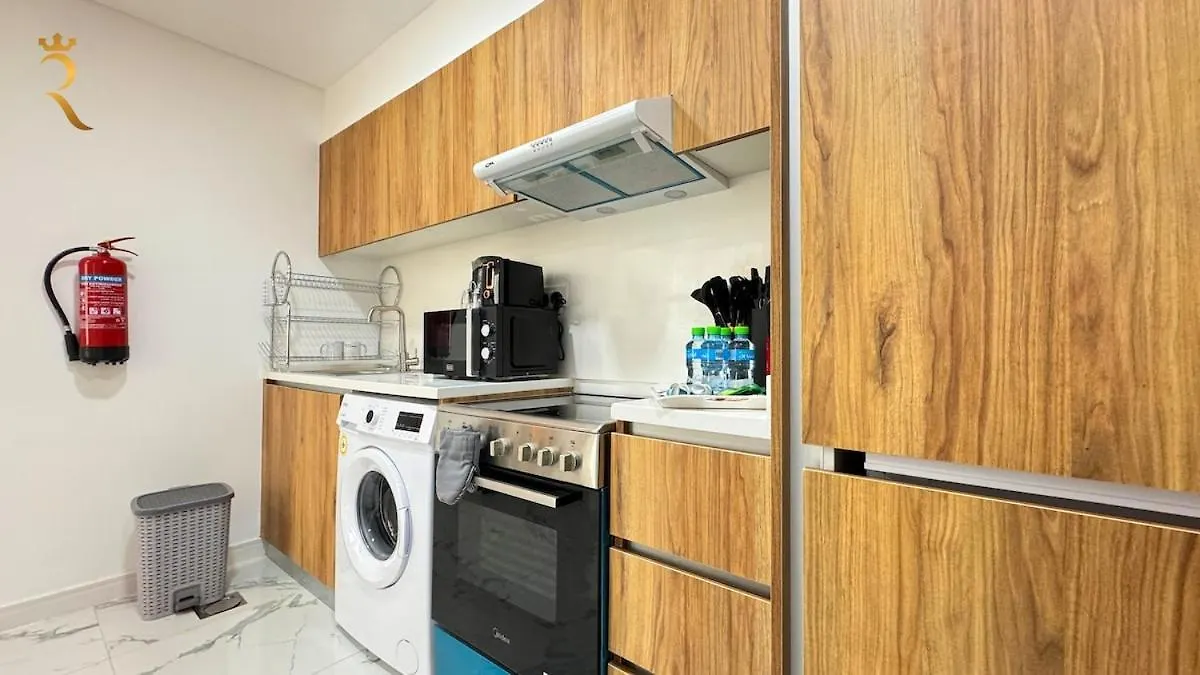 Masdar 2Br Luxe Apt Pool And Quick Airport Access Abu Dhabi Apartment