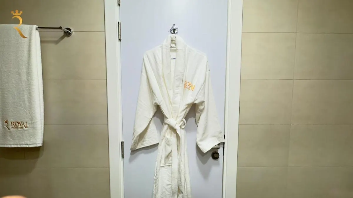 Masdar 2Br Luxe Apt Pool And Quick Airport Access Abu Dhabi Apartment