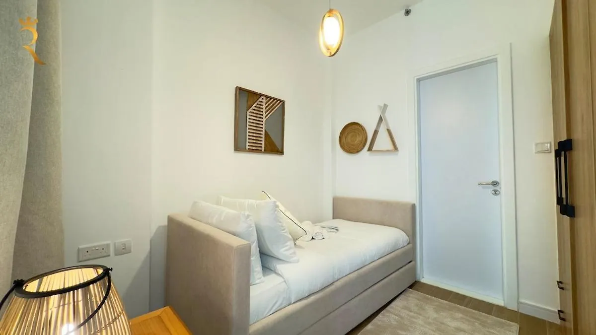 Masdar 2Br Luxe Apt Pool And Quick Airport Access Abu Dhabi