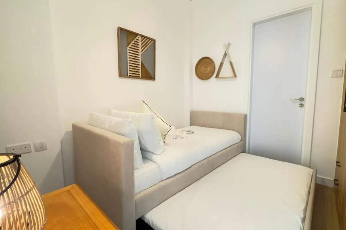 Masdar 2Br Luxe Apt Pool And Quick Airport Access Abu Dhabi Apartment