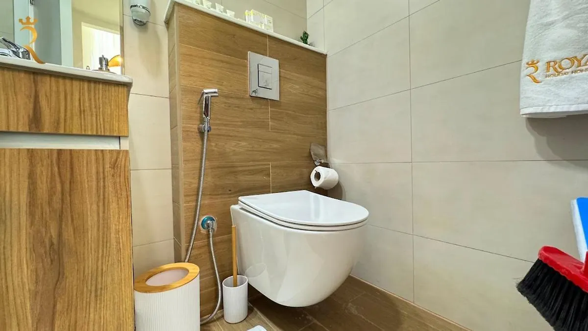 Masdar 2Br Luxe Apt Pool And Quick Airport Access Abu Dhabi Apartment